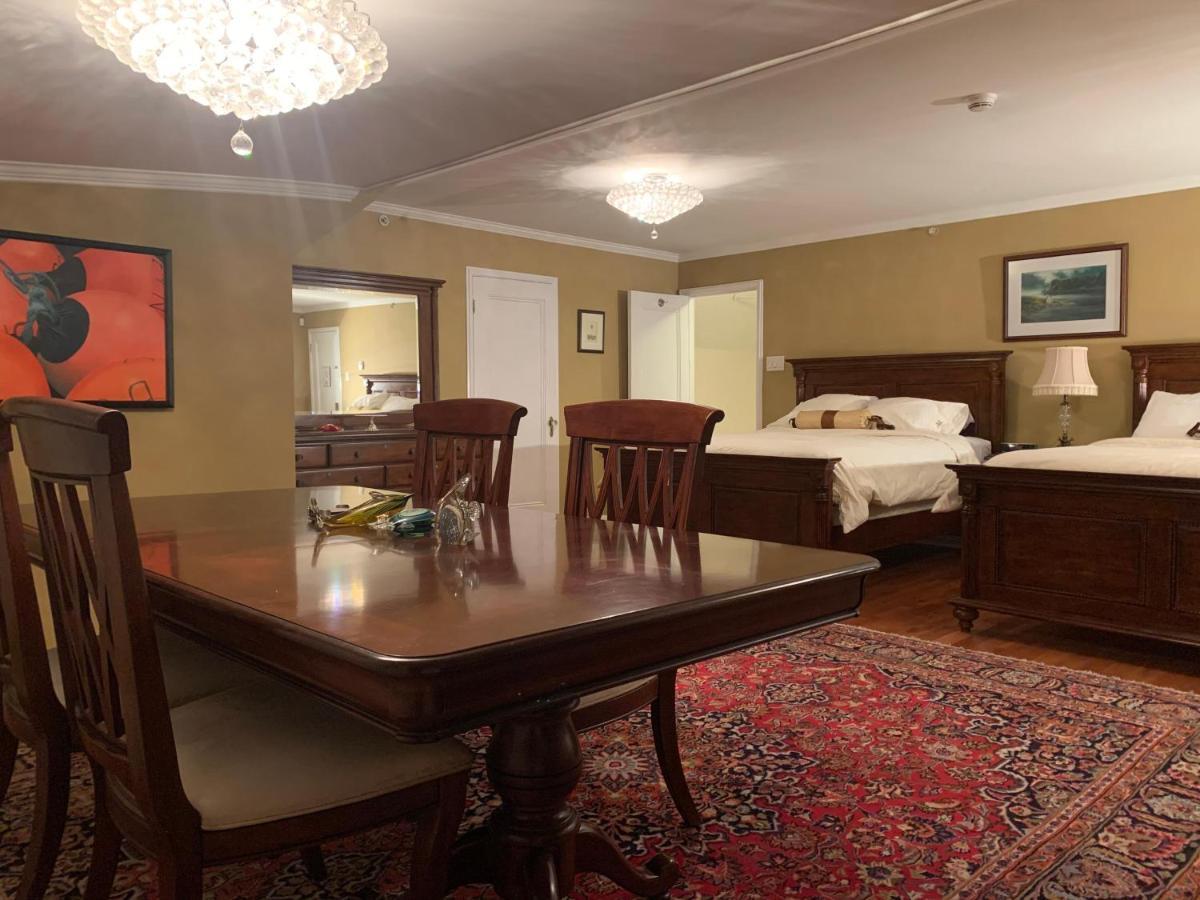Monroe House Executive Guest Suites Сент-Джонс Экстерьер фото